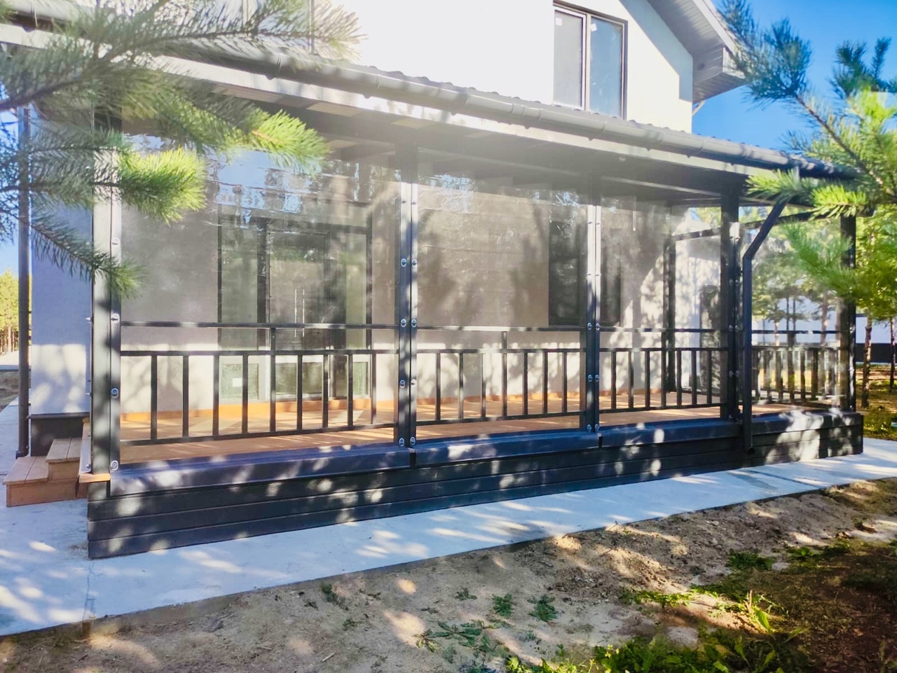 Установка мягких окон на веранде